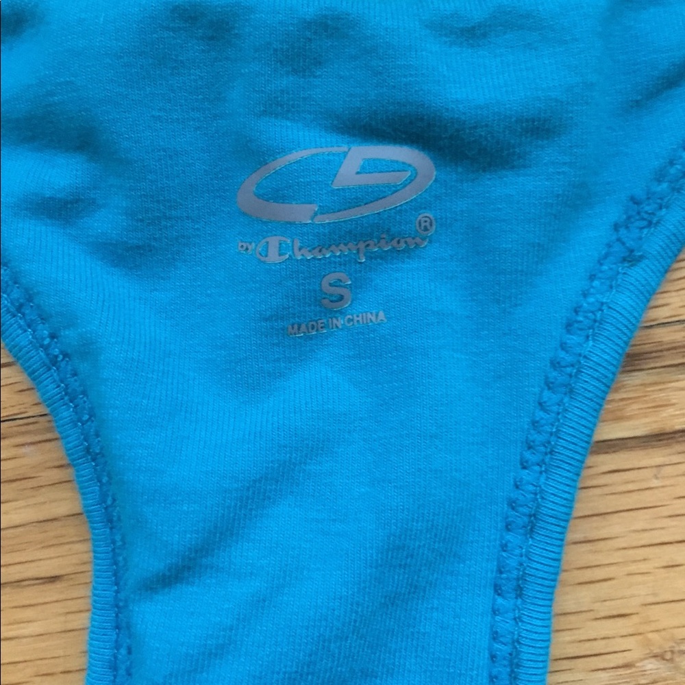 Small Running Tank Top - Picture 3 of 3